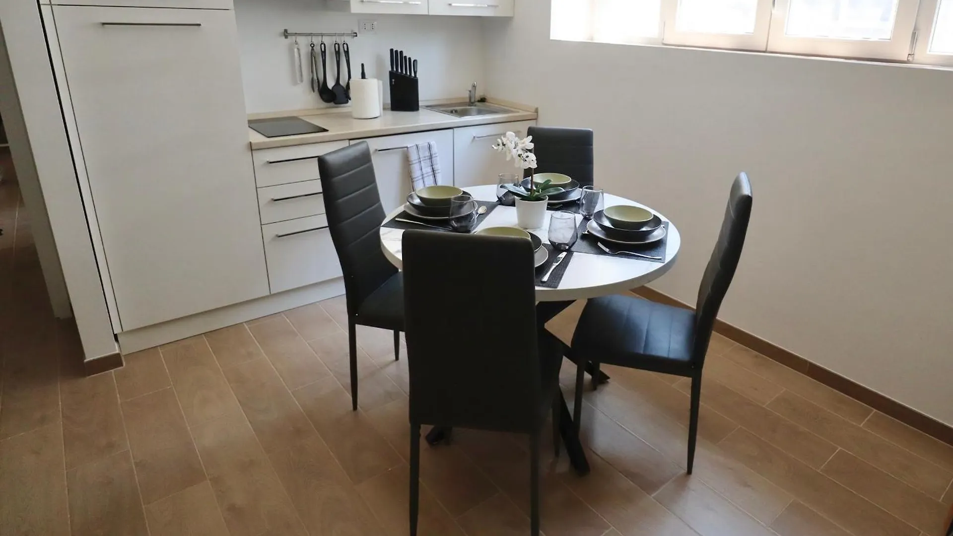 Olive Suite Milano - Duomo, Navigli, University Milan