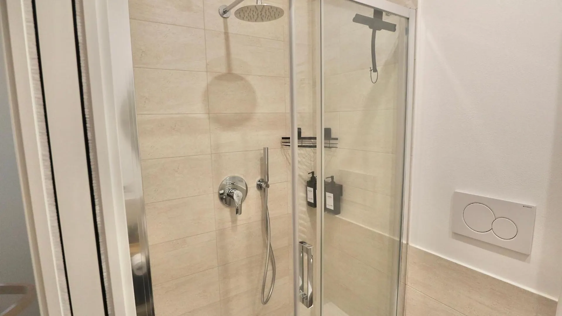Olive Suite Milano - Duomo, Navigli, University Apartment Milan